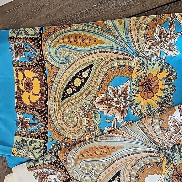 Set of 2 Scarves - Picture 3 of 3